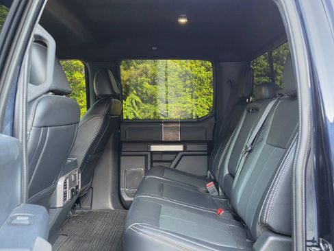 Used 2022 Ford F250 Lariat w/ Black Appearance Package AWD/4WD image 33