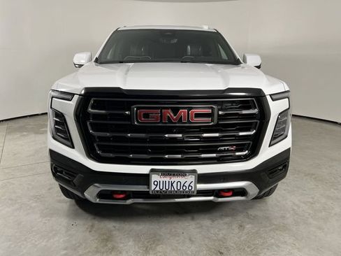 Used 2025 GMC Yukon AT4 Ultimate AWD/4WD image 3