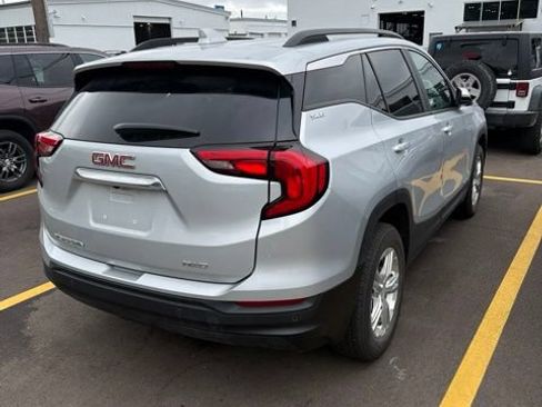 Used 2021 GMC Terrain SLE w/ Driver Convenience Package AWD/4WD image 3