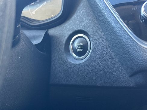 Used 2025 Toyota Corolla LE image 20