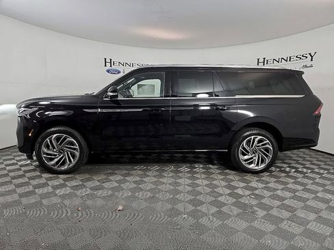 New 2025 Lincoln Navigator L Reserve image 7