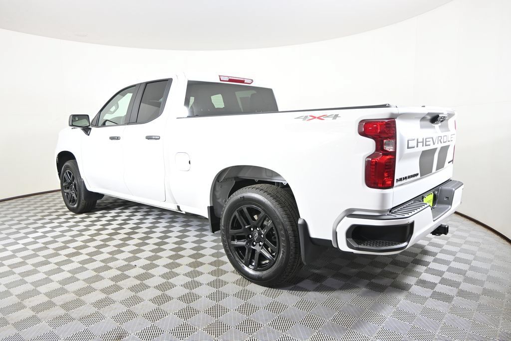 Used 2024 Chevrolet Silverado 1500 Custom w/ Rally Edition AWD/4WD image 4