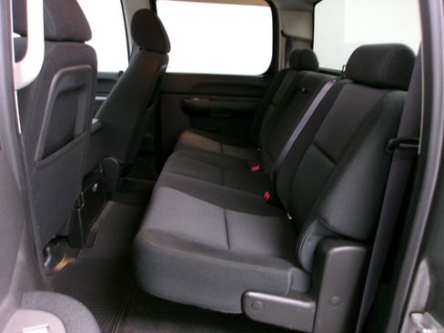 Used 2014 Chevrolet Silverado 2500 LT w/ Interior Plus Package AWD/4WD image 9