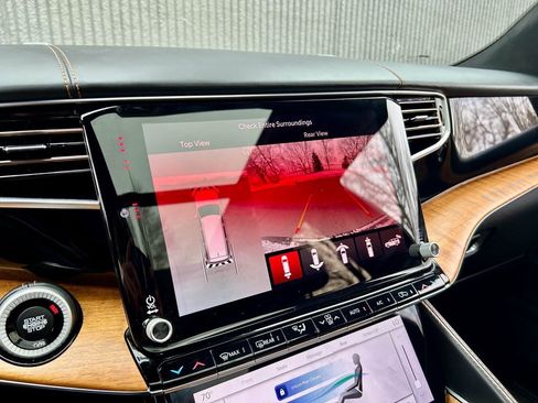 Used 2022 Jeep Grand Wagoneer Series III w/ Rear Seat Video Group 1 image 30