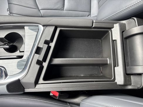 Used 2023 Buick Enclave Essence FWD image 17