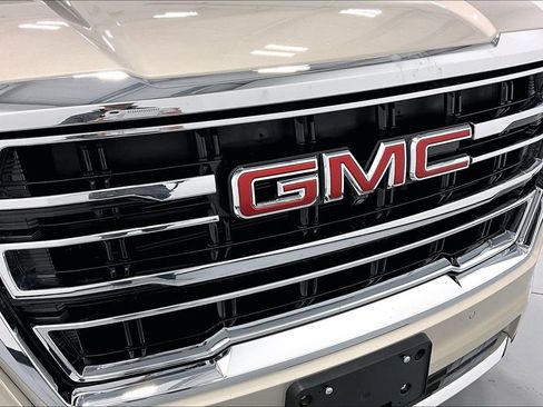 Used 2023 GMC Yukon SLT w/ SLT Luxury Package image 37