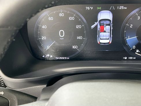 Used 2022 Volvo XC40 T5 R-Design w/ Advanced Package image 11