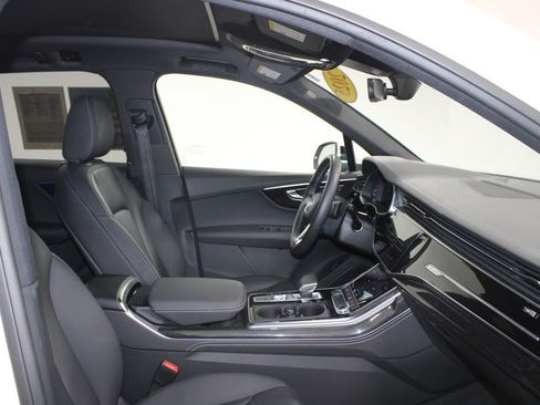 Used 2025 Audi Q7 3.0T Premium Plus AWD/4WD image 27