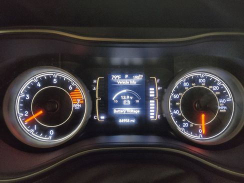 Used 2021 Jeep Cherokee Latitude FWD image 23