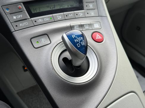 Used 2012 Toyota Prius Four image 8