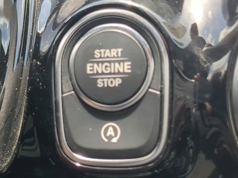 New 2025 Mercedes-Benz GLA 250 4MATIC image 14