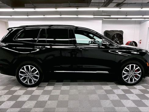 Used 2024 Cadillac XT6 Sport w/ Technology Package AWD/4WD image 15