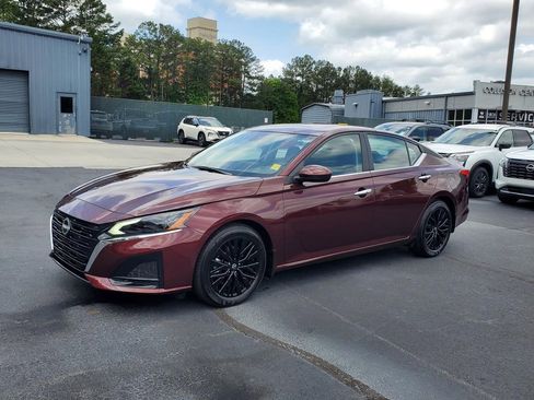 Certified 2025 Nissan Altima 2.5 SV w/ SV Special Edition Package FWD image 9