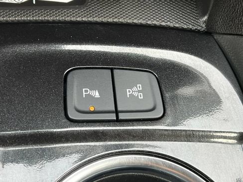 Used 2024 Chevrolet Equinox Premier AWD/4WD image 36