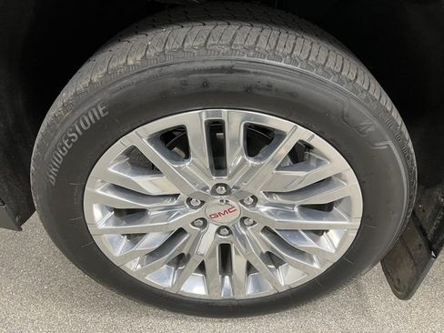 Used 2023 GMC Yukon Denali image 13