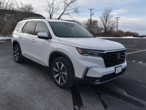 New 2025 Honda Pilot Elite image 2