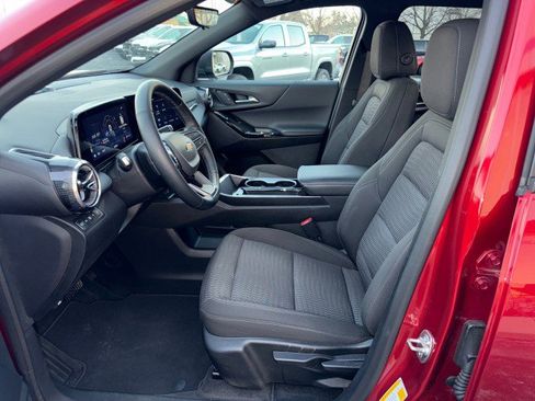 Used 2025 Chevrolet Equinox LT w/ Safety and Technology Package image 15