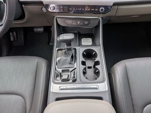 New 2027 Kia Carnival EX FWD image 22