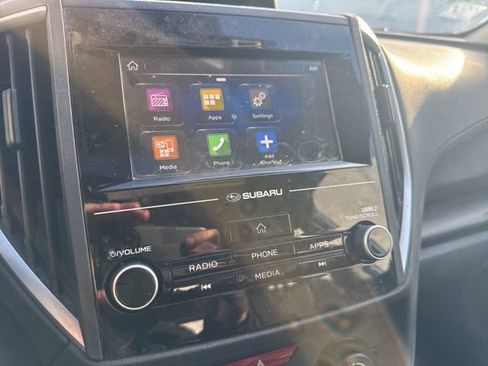 Used 2017 Subaru Impreza 2.0i Premium image 14