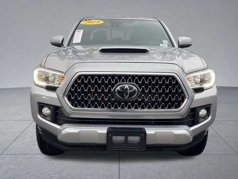 Used 2019 Toyota Tacoma TRD Sport image 18