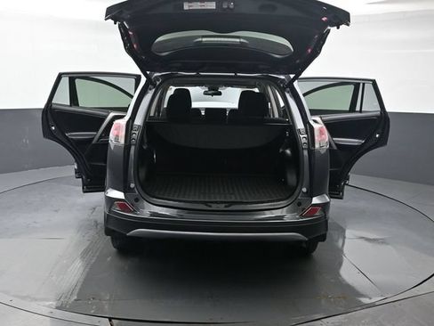 Used 2018 Toyota RAV4 XLE AWD/4WD image 49