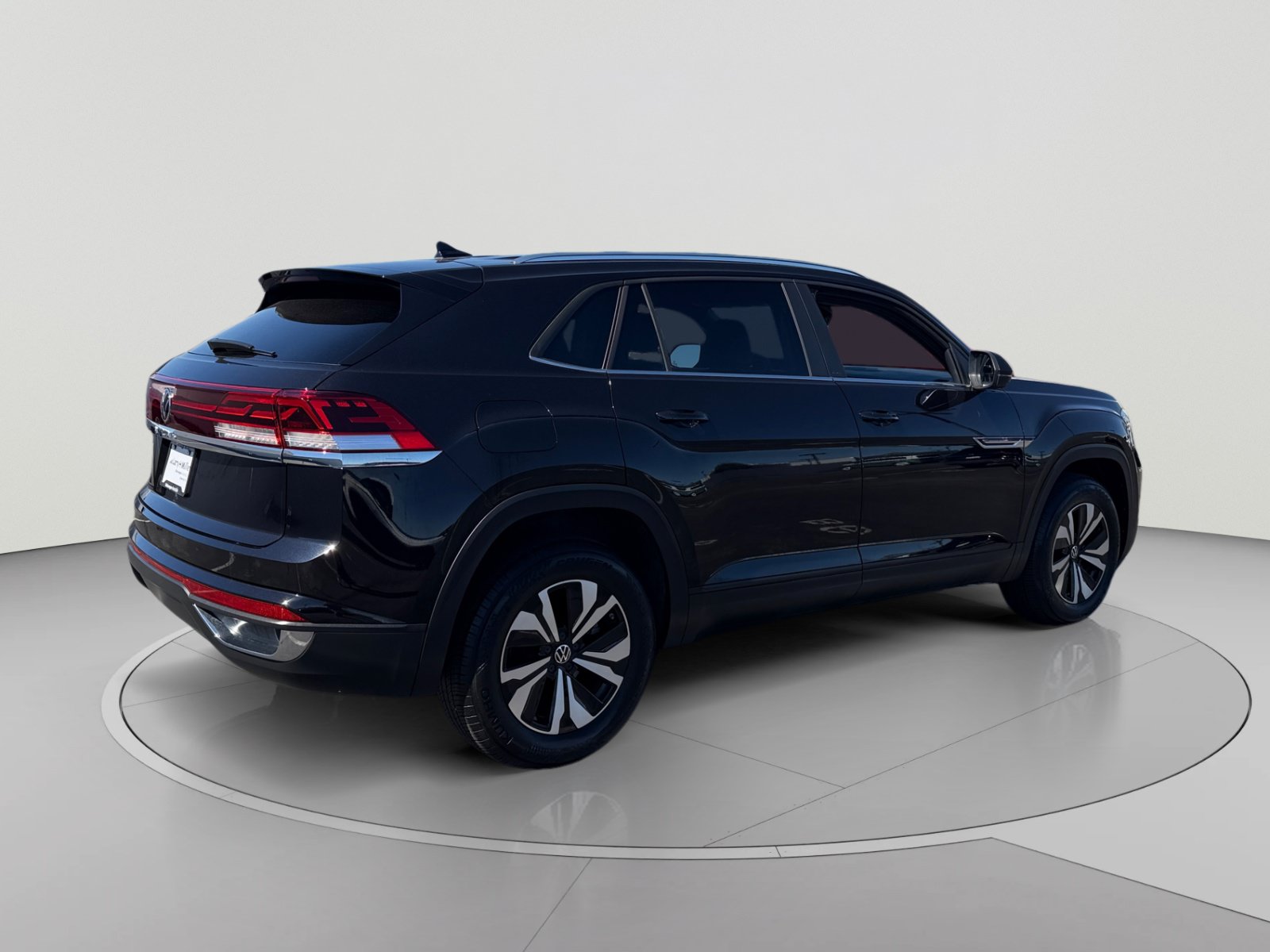 Certified 2024 Volkswagen Atlas Cross Sport SE FWD image 5