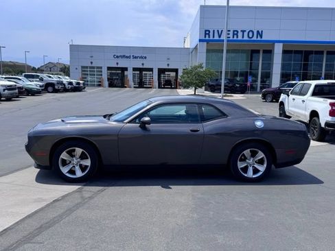 Used 2016 Dodge Challenger SXT RWD image 11