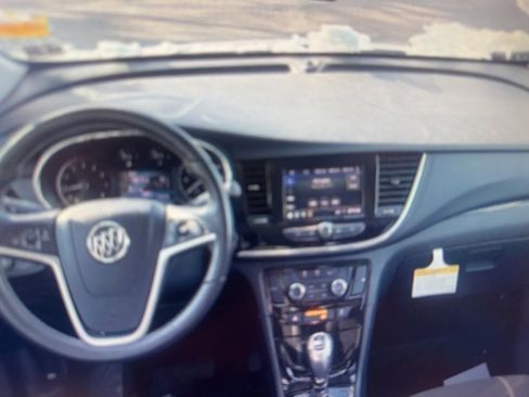 Used 2022 Buick Encore Preferred w/ Safety Package image 5