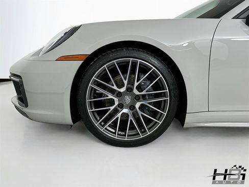 Used 2021 Porsche 911 Carrera 4 image 18