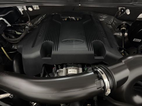 Used 2020 Ford Expedition XLT w/ Equipment Group 201A image 7