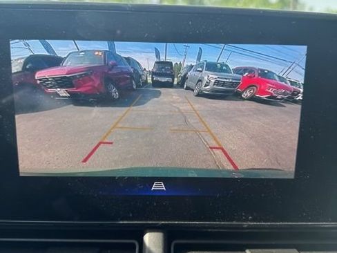 Used 2024 Chevrolet Trax RS FWD image 8