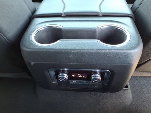 Used 2025 GMC Yukon XL Denali RWD image 18