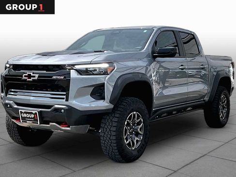 Used 2026 Chevrolet Colorado ZR2 w/ Technology Package AWD/4WD image 1