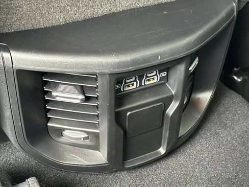 Used 2024 RAM 2500 Big Horn w/ Night Edition AWD/4WD image 13
