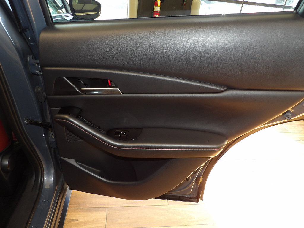 Certified 2025 MAZDA CX-30 AWD 2.5 S w/ Preferred Package image 15