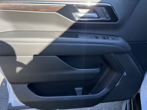 New 2026 Chevrolet Tahoe LS image 15