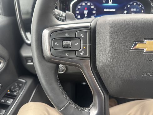 Used 2025 Chevrolet Silverado 1500 High Country w/ Technology Package AWD/4WD image 18