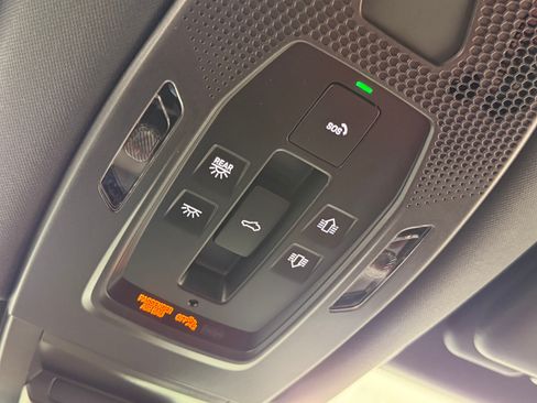 Certified 2025 Porsche Cayenne S AWD/4WD image 36
