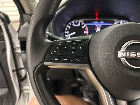 Used 2024 Nissan Sentra SV FWD image 23