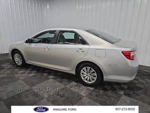 Used 2014 Toyota Camry LE FWD image 5