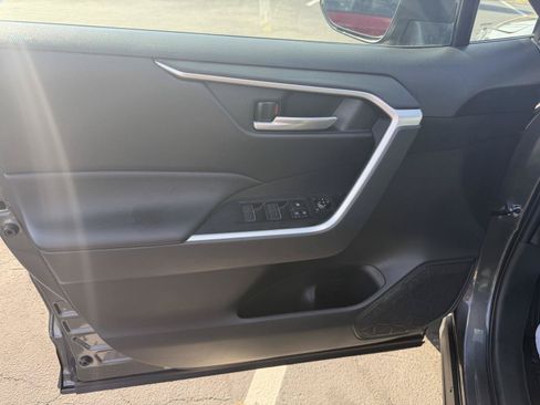 Used 2023 Toyota RAV4 XLE Premium FWD image 10