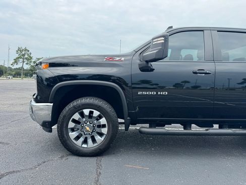 Used 2024 Chevrolet Silverado 2500 LT AWD/4WD image 10