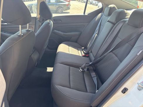 Used 2025 Nissan Altima 2.5 SV FWD image 24