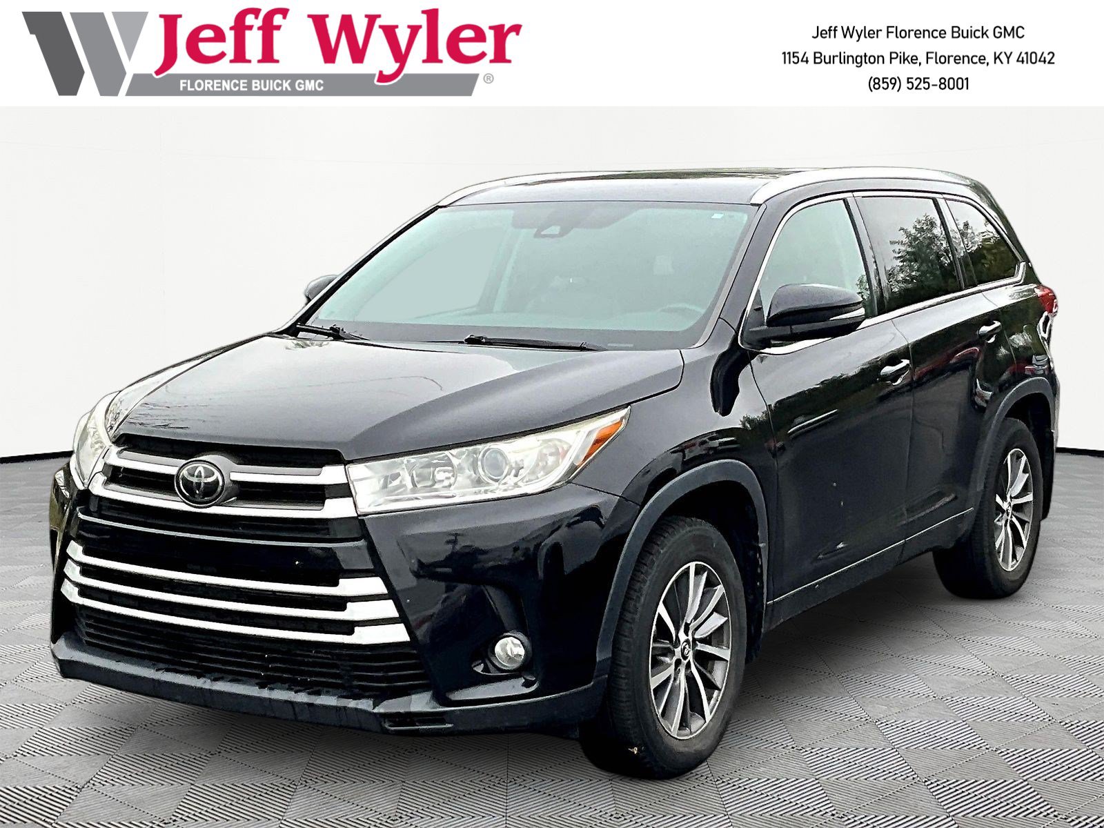 Used 2018 Toyota Highlander XLE AWD/4WD image 1