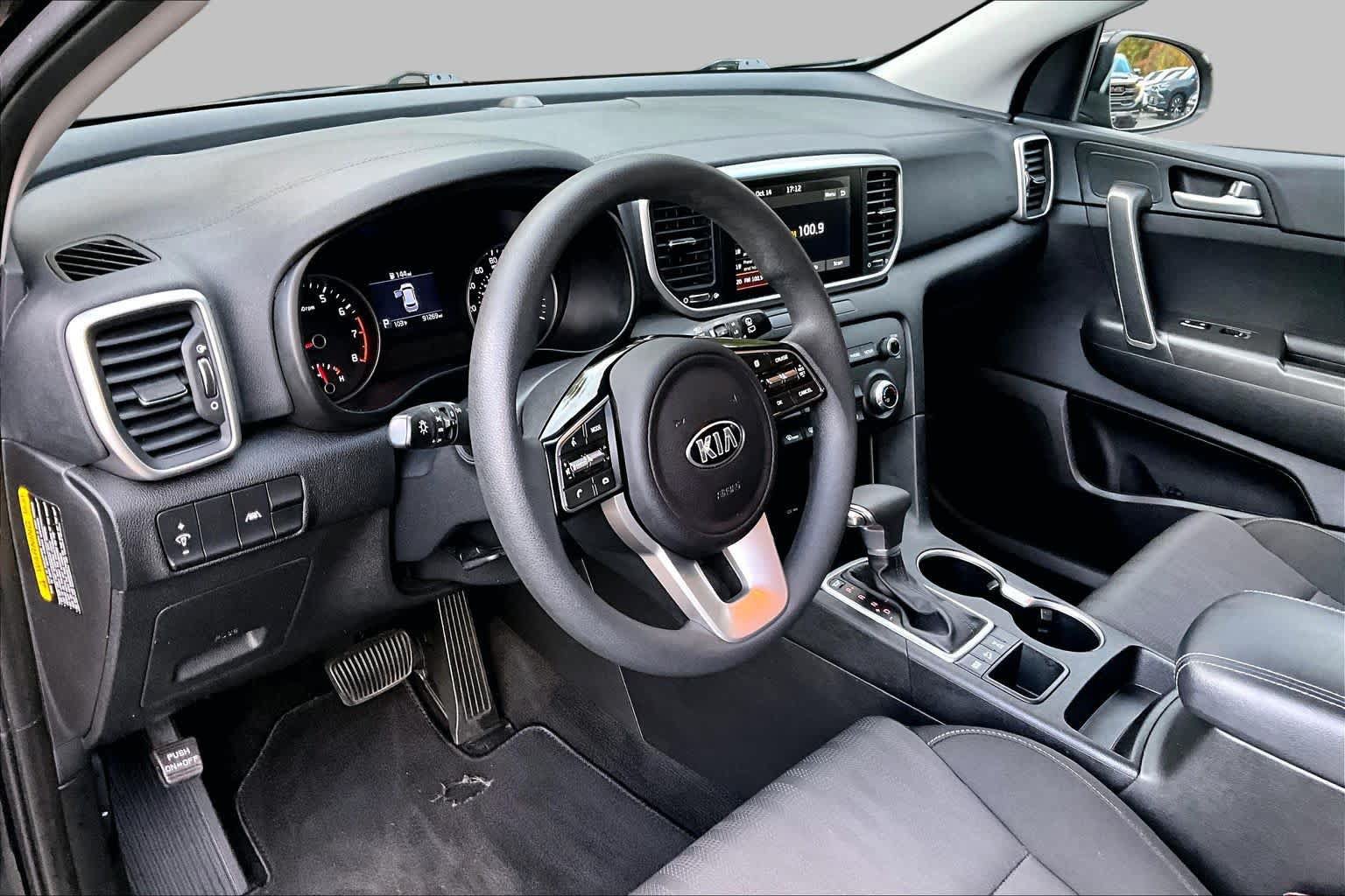 Used 2020 Kia Sportage LX AWD/4WD image 16