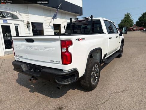 Used 2021 Chevrolet Silverado 2500 Custom w/ Custom Value Package AWD/4WD image 5
