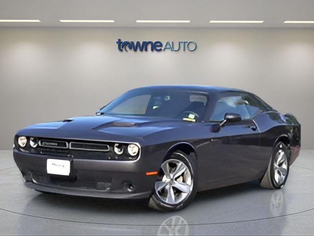 Used 2019 Dodge Challenger SXT RWD image 9