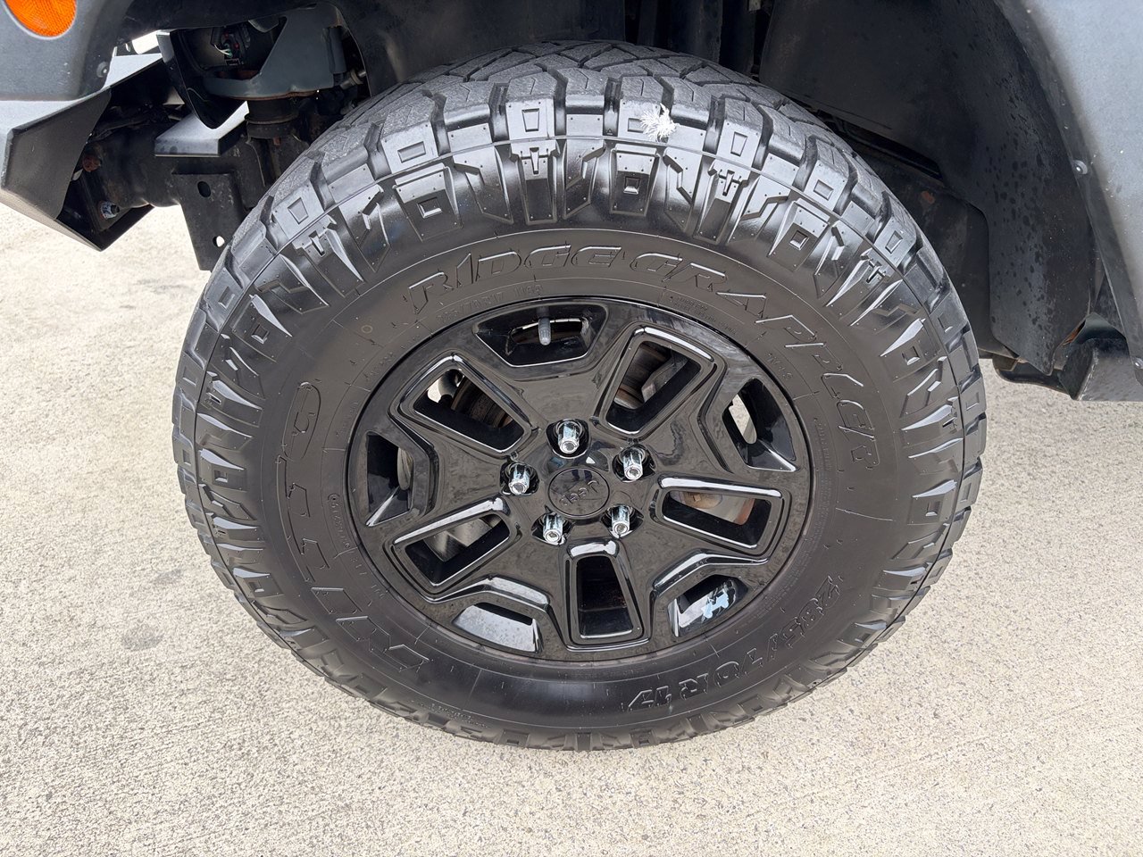 Used 2015 Jeep Wrangler Sport AWD/4WD image 3