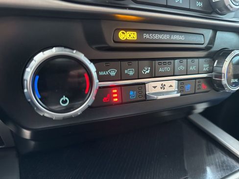 Used 2022 Ford F450 Platinum w/ FX4 Off-Road Package image 47