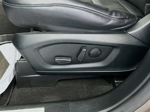 Used 2021 Ford Explorer Limited w/ Equipment Group 301A AWD/4WD image 18
